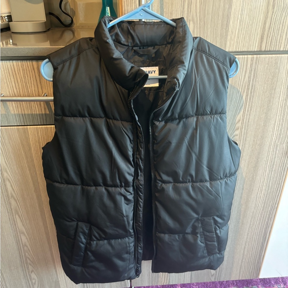 Old navy black puffer vest